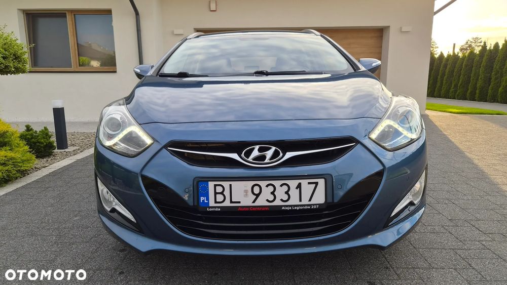 Hyundai i40 Kombi blue 1.6 Family+ - 26
