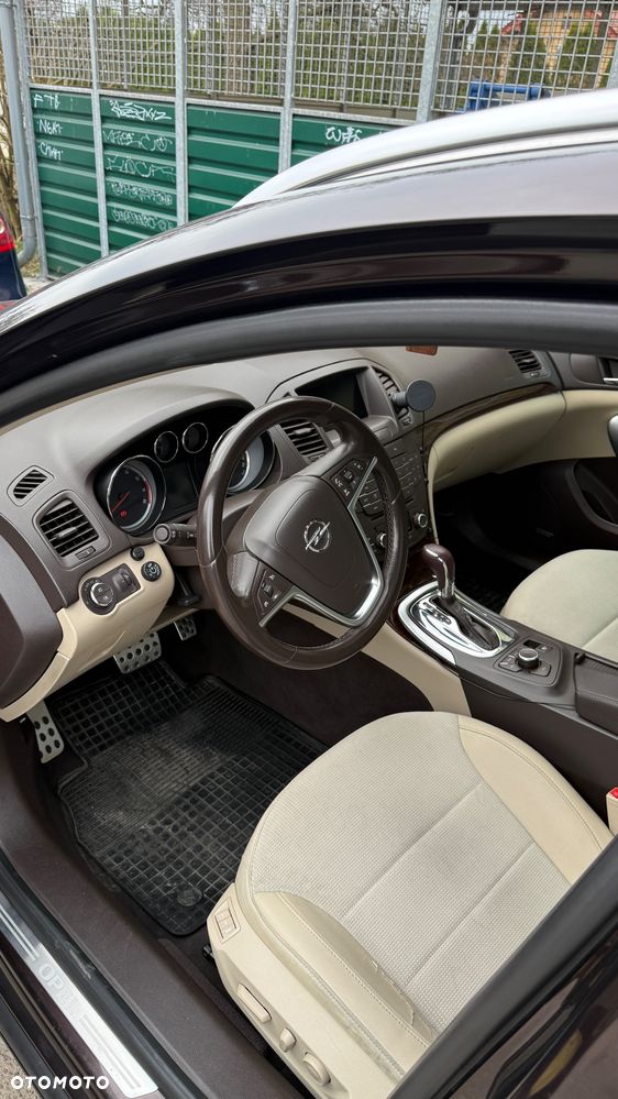 Opel Insignia 2.0 T Cosmo - 11