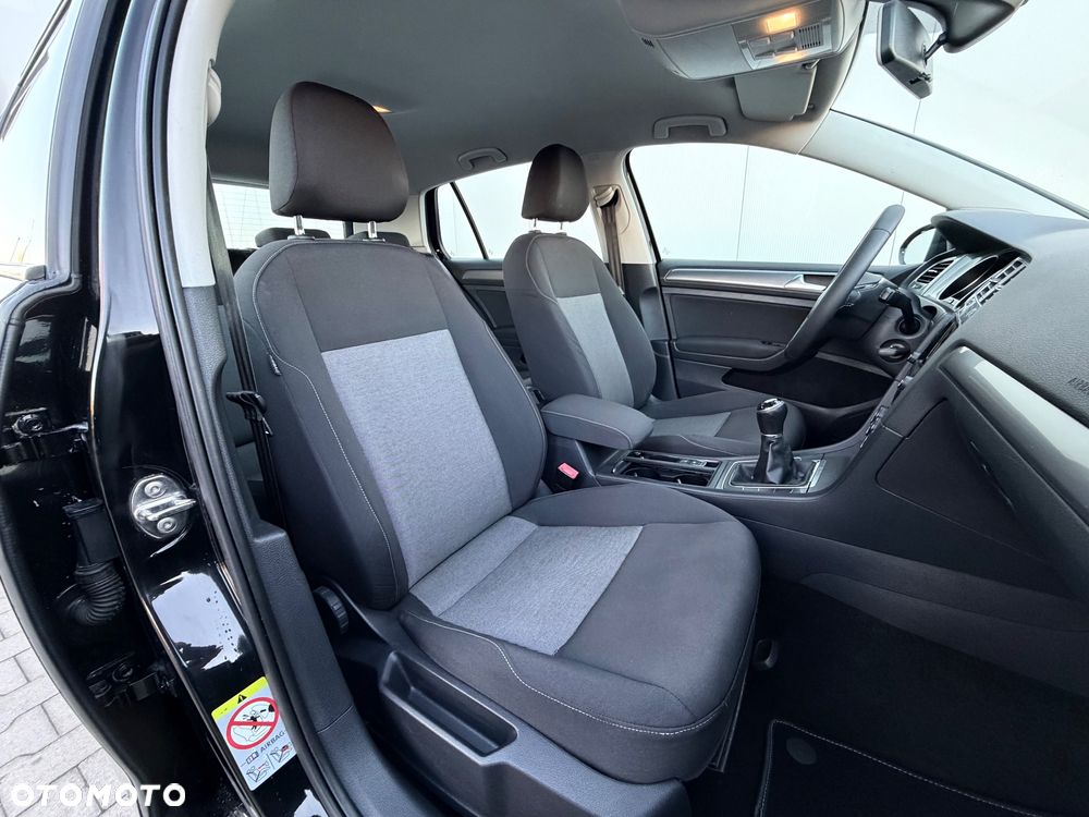 Volkswagen Golf 1.2 TSI BMT Trendline Perfectline - 32