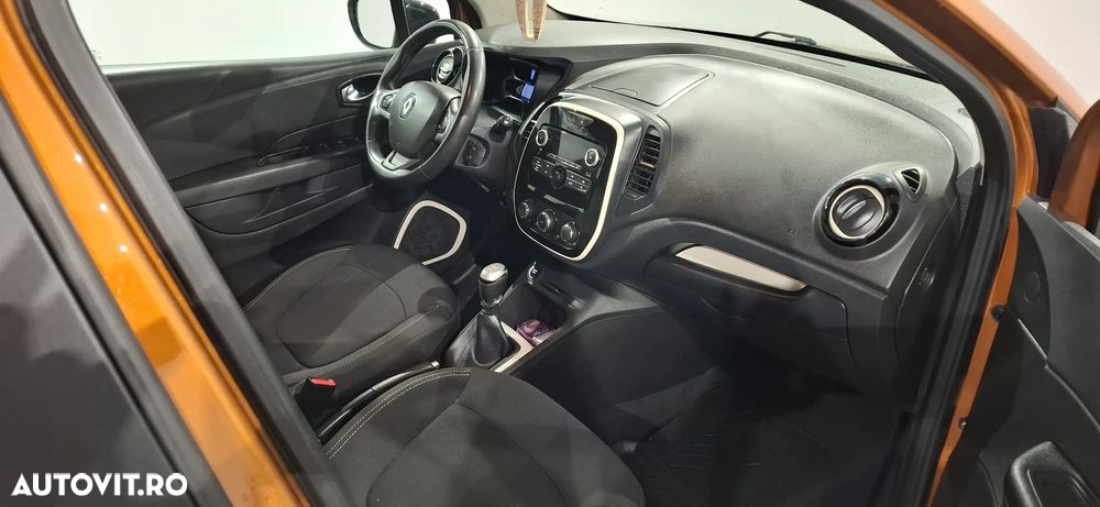 Renault Captur MHEV 140 Techno - 11