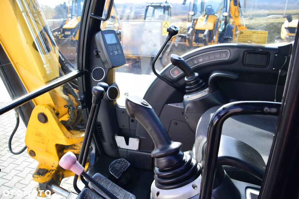 JCB 8085 ZTS - 17