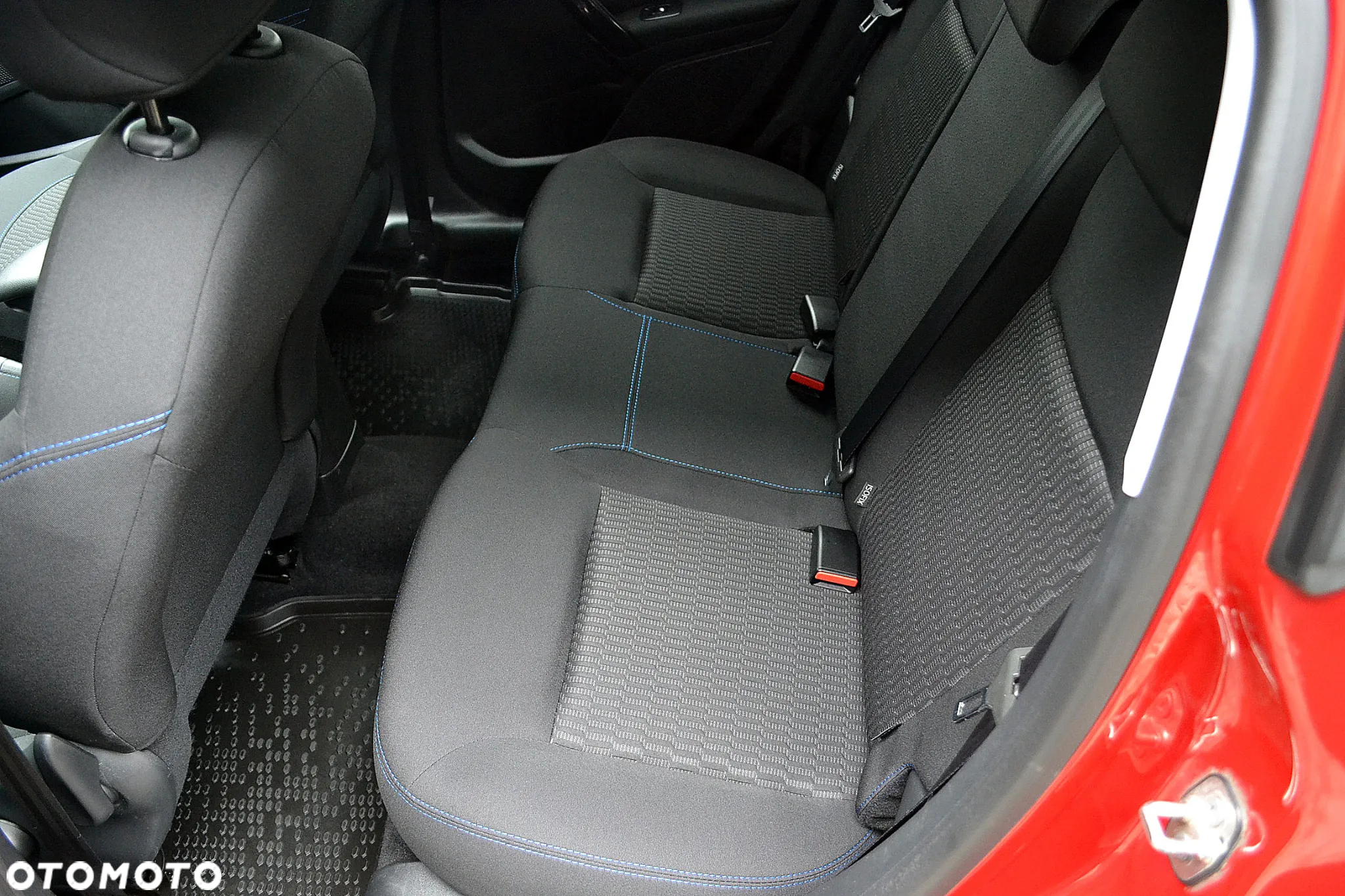 Peugeot 208 - 14