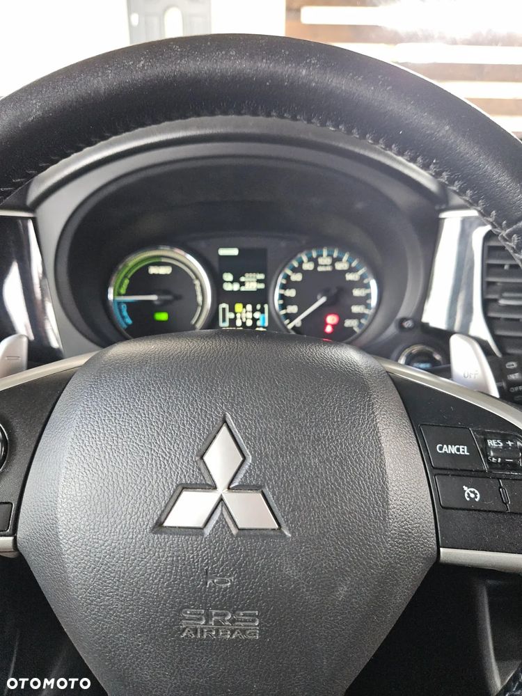 Mitsubishi Outlander 2.0 4WD - 16