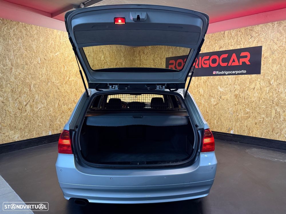 BMW 320 d Navigation - 30