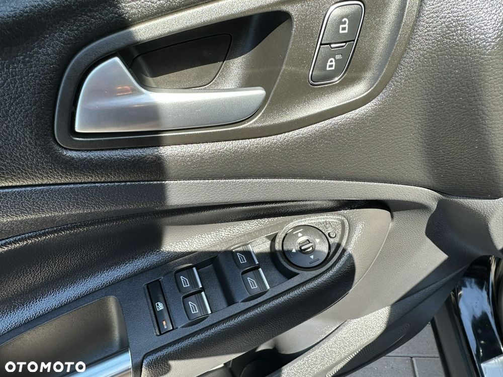 Ford Kuga 1.5 EcoBoost 2x4 Titanium - 17
