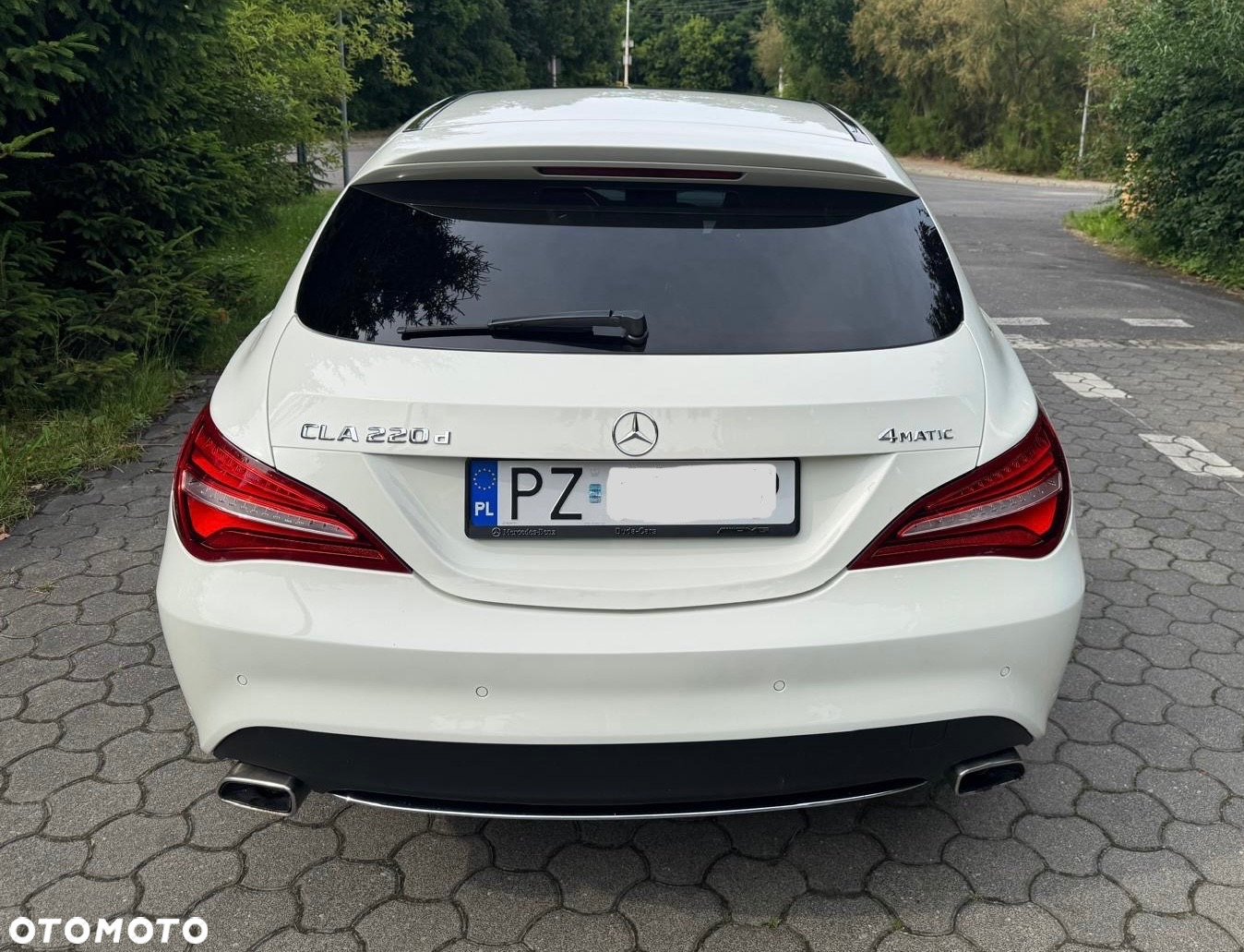 Mercedes-Benz CLA Shooting Brake 220 d 4Matic 7G-DCT - 4