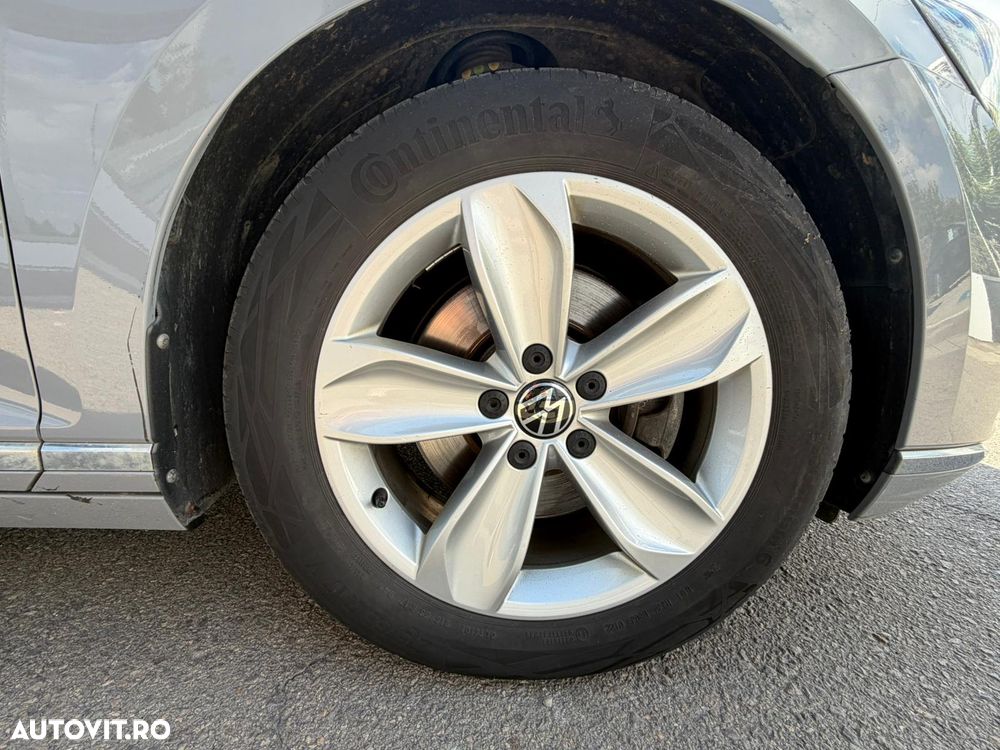 Volkswagen Passat 2.0 TDI DSG Highline - 9