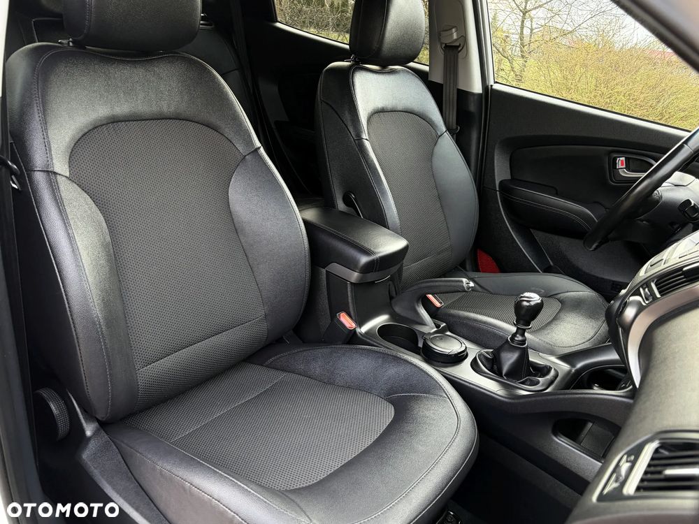 Hyundai ix35 1.7 CRDi Premium 2WD - 24