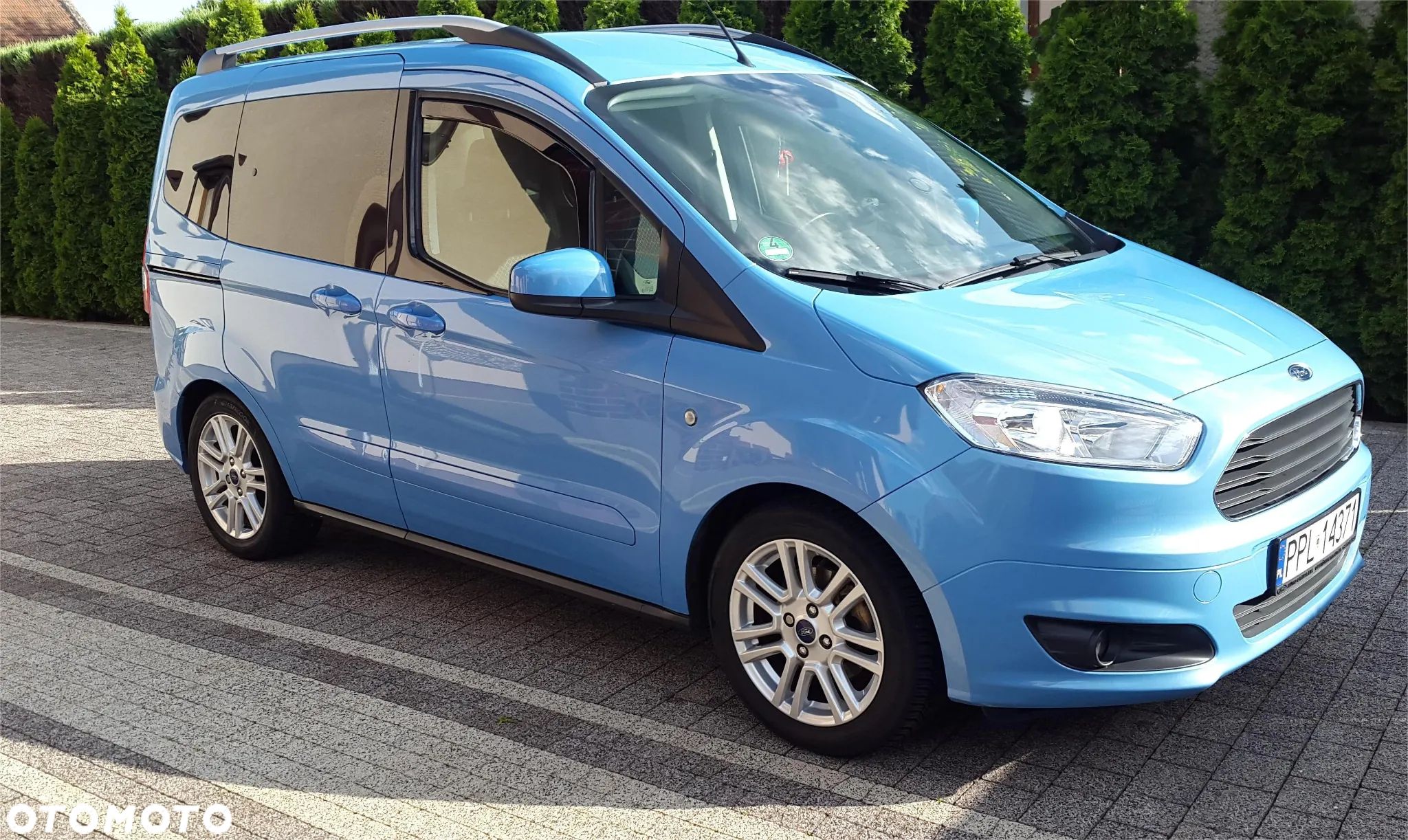 Ford Tourneo Courier 1.0 EcoBoost Titanium - 1