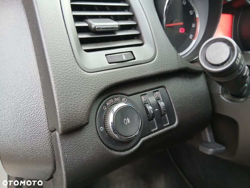Opel Insignia 1.6 Turbo - 17