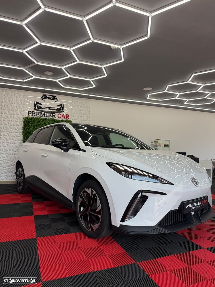 MG MG4 64 kWh Luxury - 4