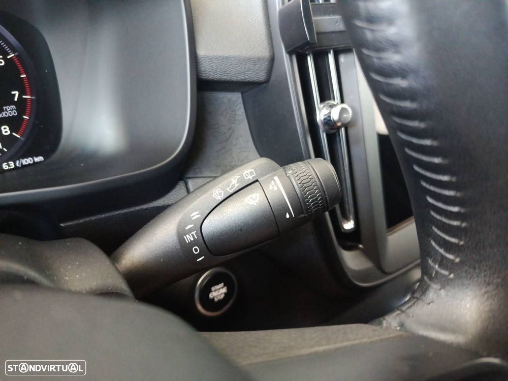 Volvo XC 40 1.5 T2 Momentum Core - 15