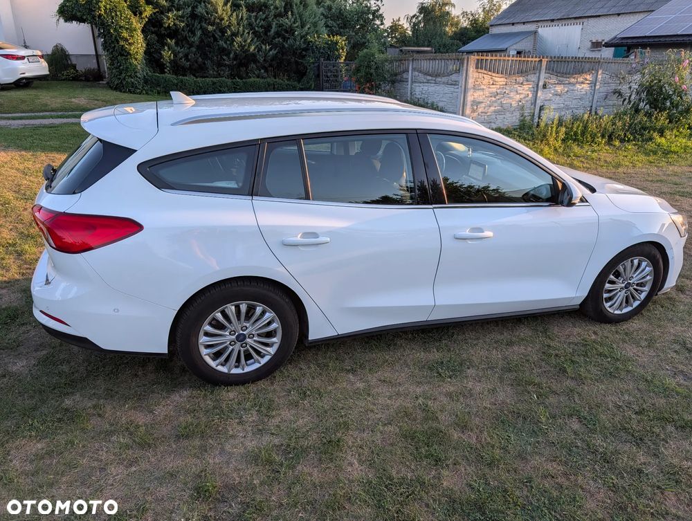 Ford Focus 1.5 EcoBoost Titanium ASS - 4