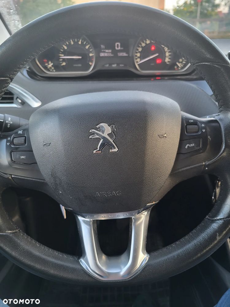 Peugeot 2008 1.2 Pure Tech Active S&S - 9