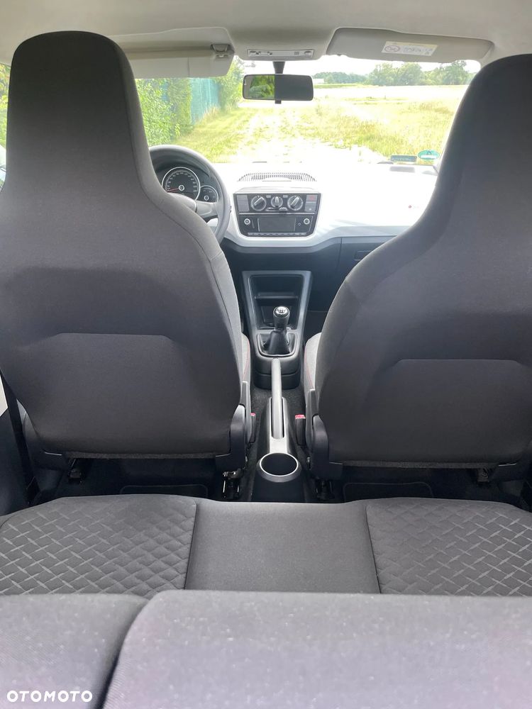 Volkswagen up! move - 9