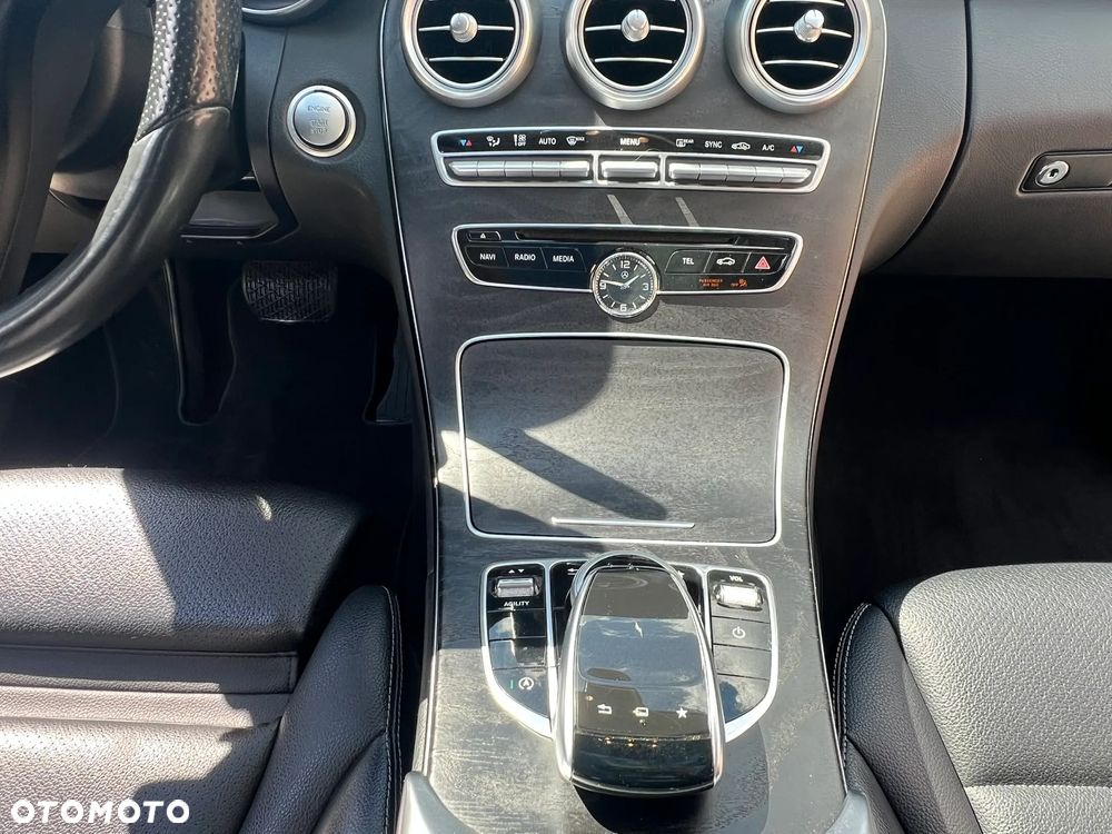 Mercedes-Benz Klasa C 300 7G-TRONIC - 28
