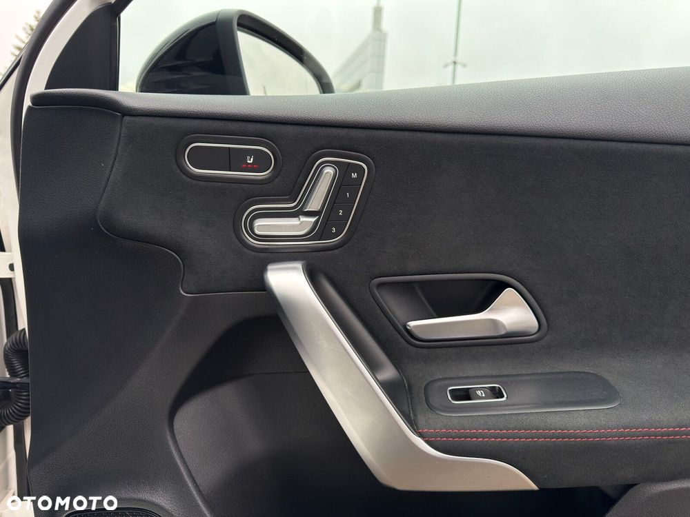 Mercedes-Benz Klasa A 200 4-Matic AMG Line 8G-DCT - 23