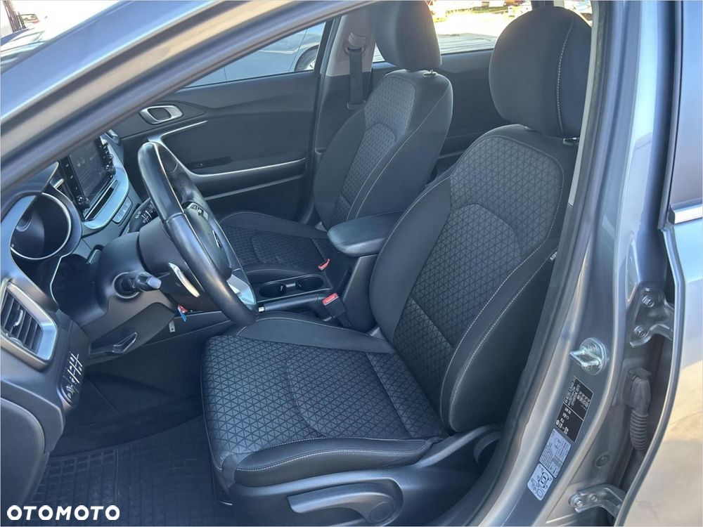 Kia Ceed 1.5 T-GDI M DCT - 17