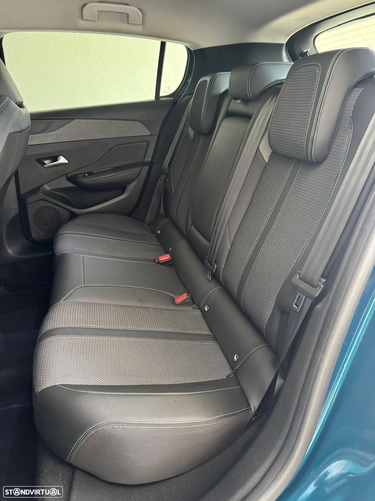 Peugeot 308 1.2 PureTech Allure Pack EAT8 - 17