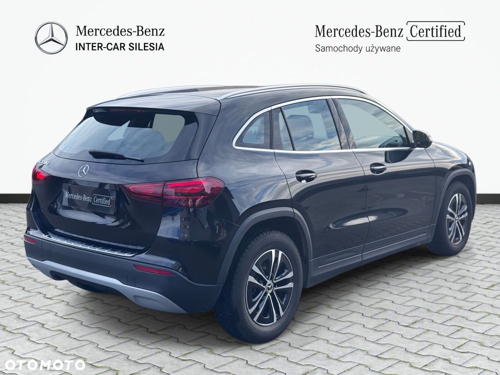 Mercedes-Benz GLA 180 - 6