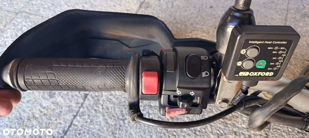 TRIUMPH TIGER 800XC KOŁO FELGA PRZÓD  KIEROWNICA HALOGENY CHŁODNICA SZYBA LICZNIK ZEGARY XRT - 23