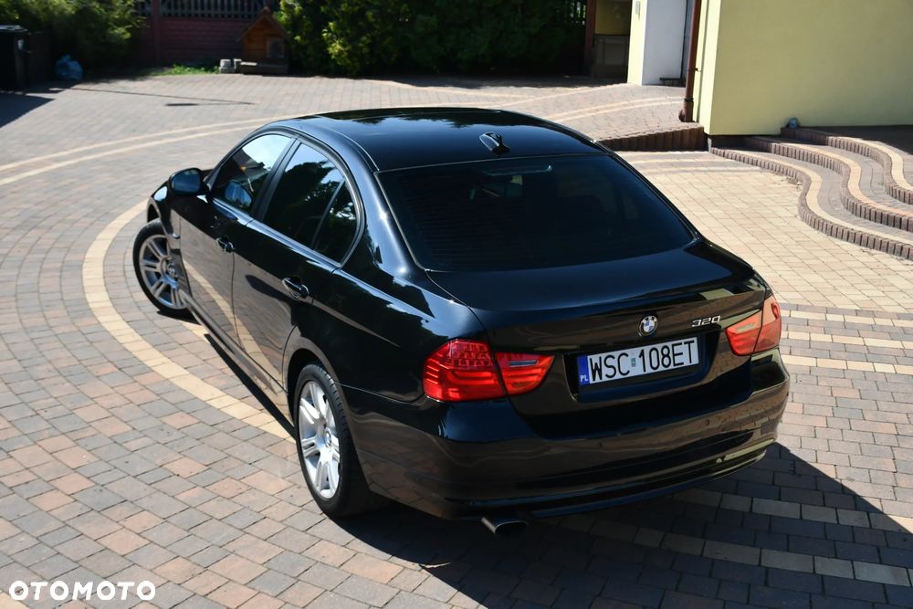 BMW Seria 3 320i - 4