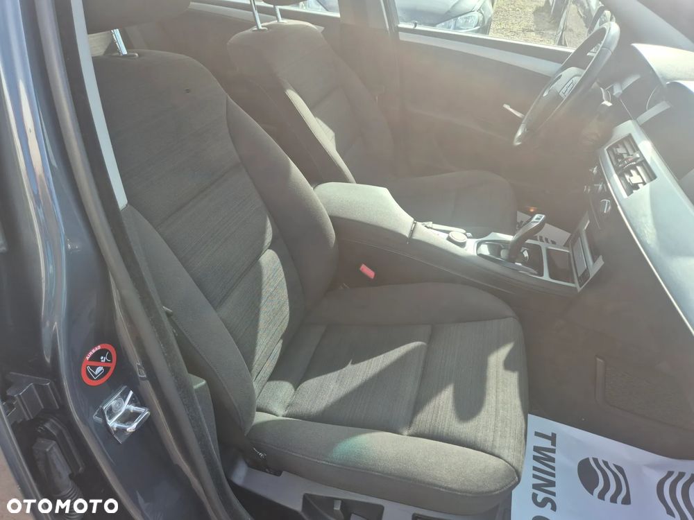 BMW Seria 5 525i - 15