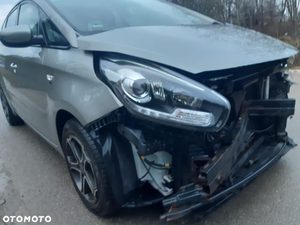 Kia Carens 1.6 GDI M - 4