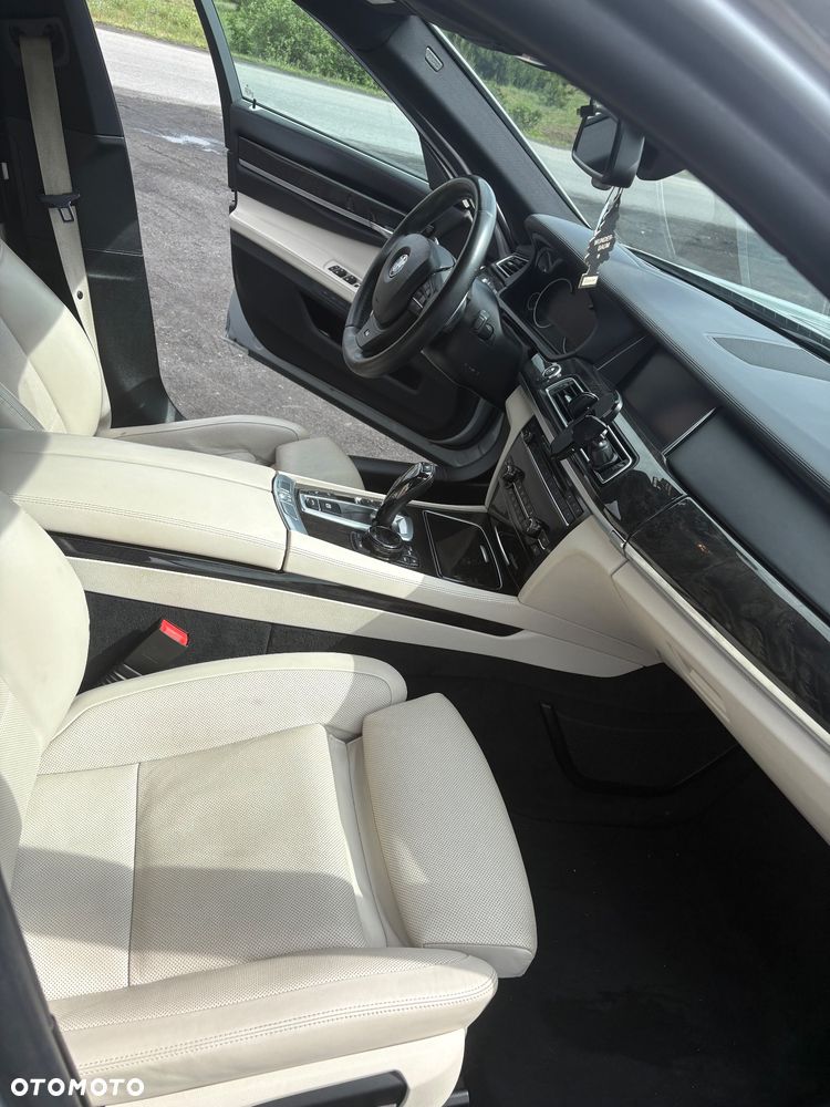BMW Seria 7 750Li - 7