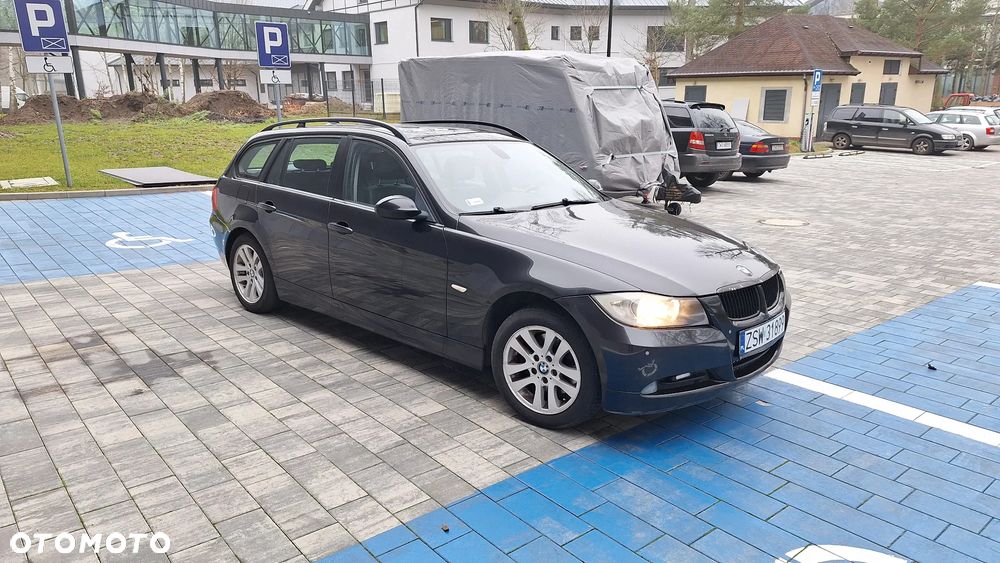 BMW Seria 3 318d - 25