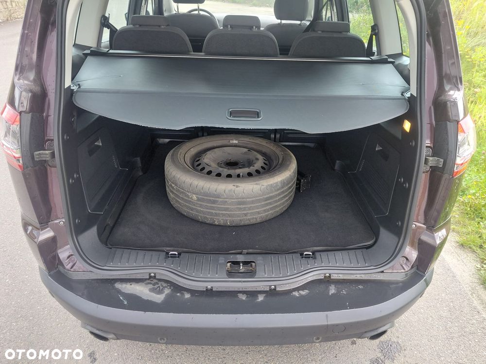 Ford S-Max - 12