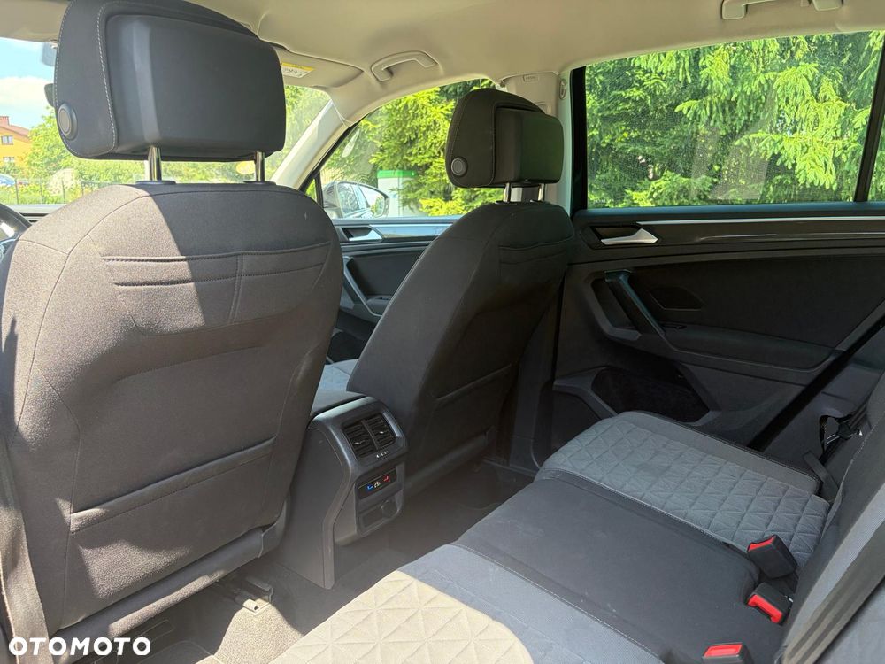 Volkswagen Tiguan - 19