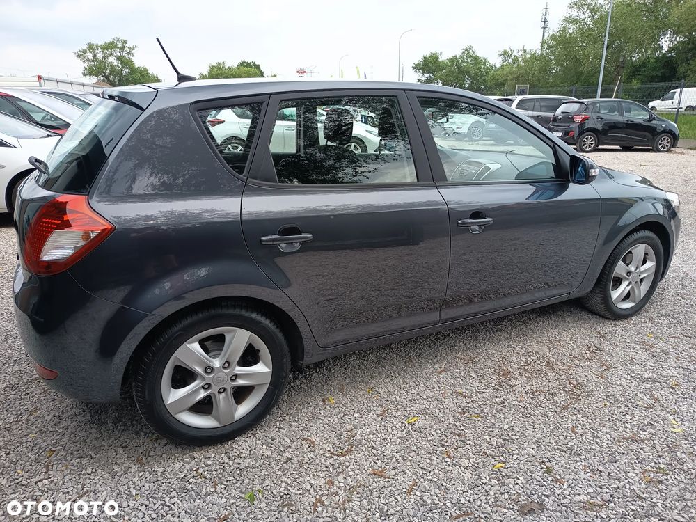 Kia Ceed 1.4 CVVT Spirit - 13