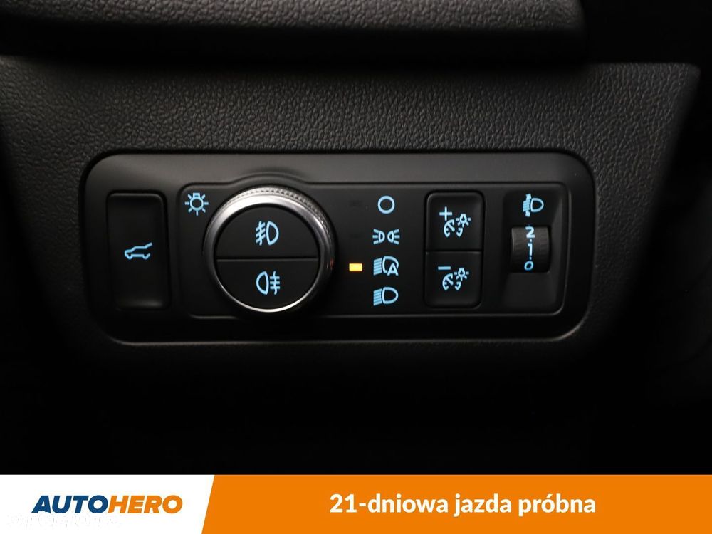 Ford Kuga - 31
