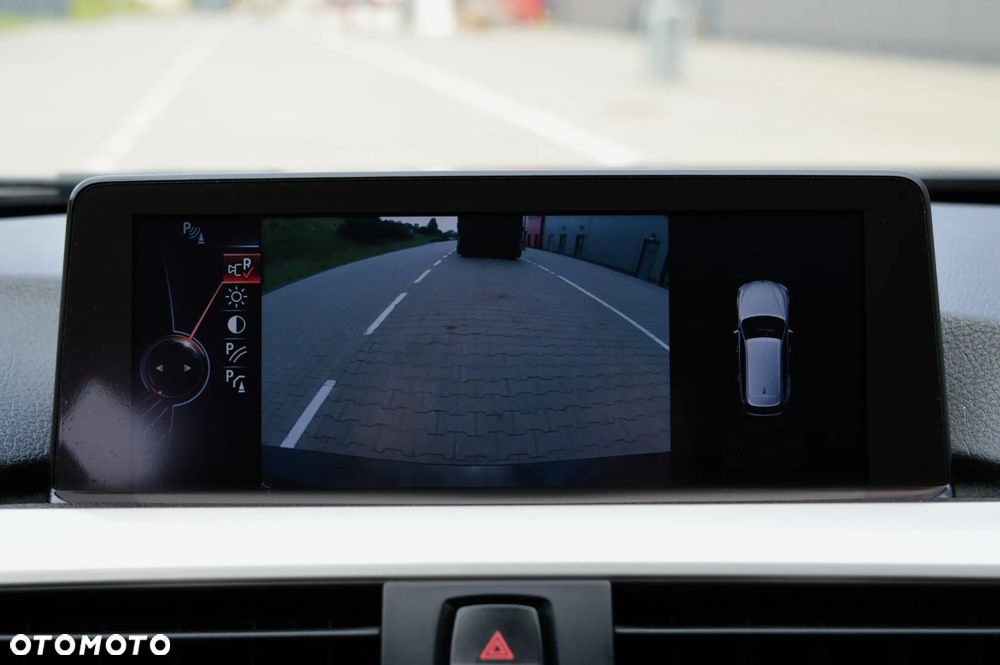 BMW Seria 3 318d Sport Line - 15