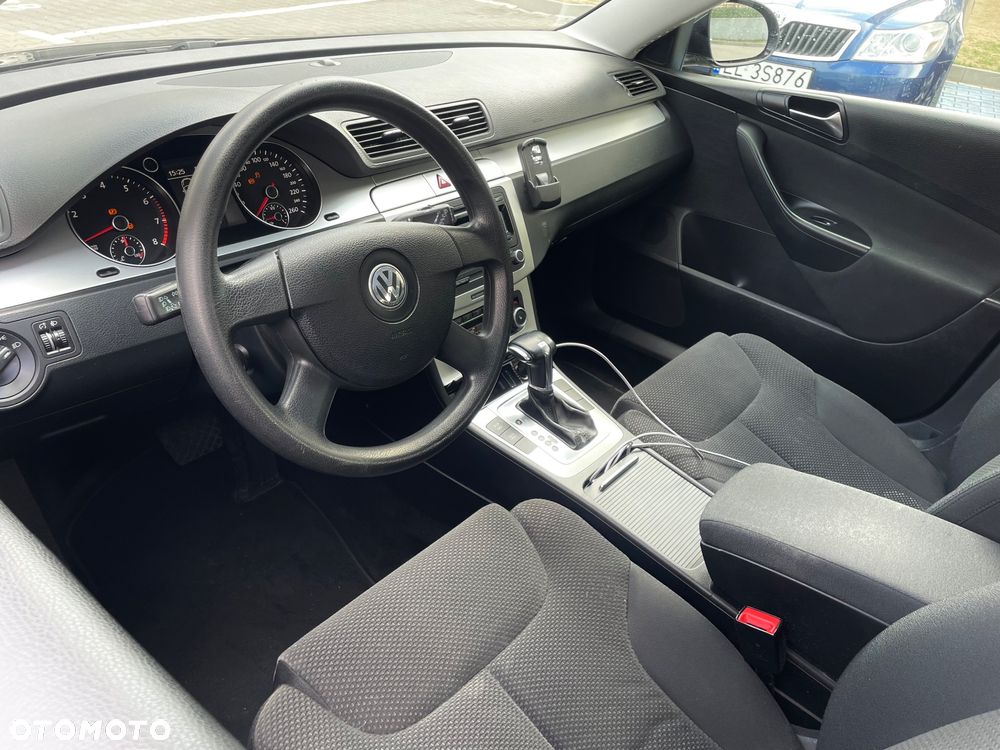Volkswagen Passat - 14