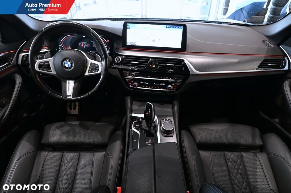 BMW Seria 5 520i mHEV - 19