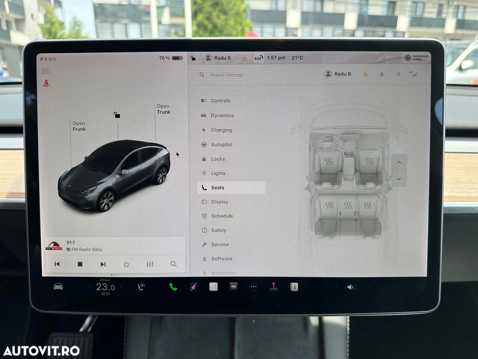 Tesla Model Y Long Range AWD - 17