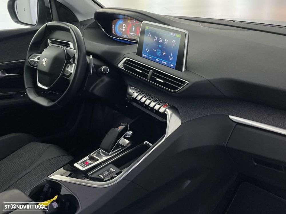 Peugeot 3008 1.6 Hybrid Allure e-EAT8 - 23