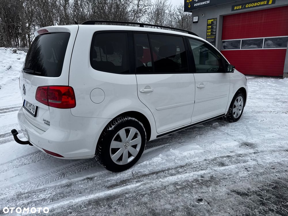 Volkswagen Touran 2.0 TDI DPF BlueMotion Technology DSG Highline - 6