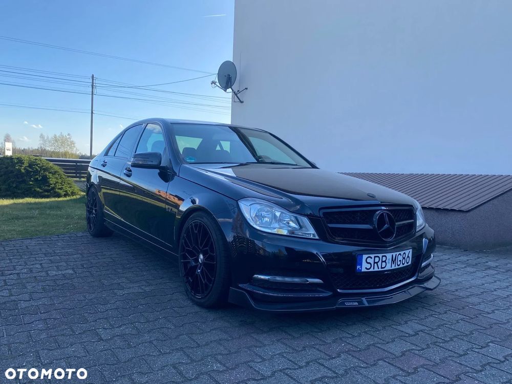 Mercedes-Benz Klasa C 180 CGI Automatik BlueEFFICIENCY Avantgarde - 3