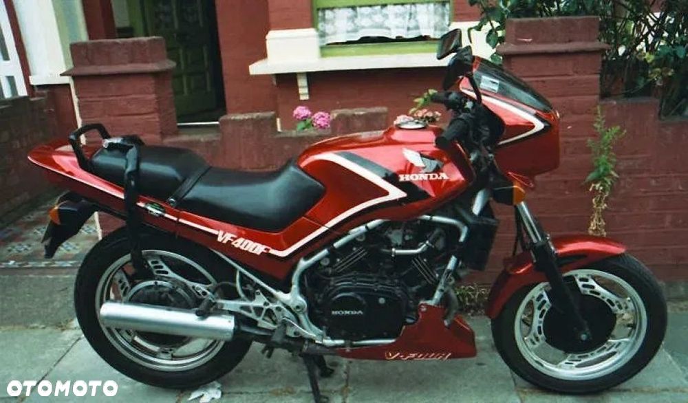 POKRYWA DEKIEL SILNIKA HONDA VF400 F - 7