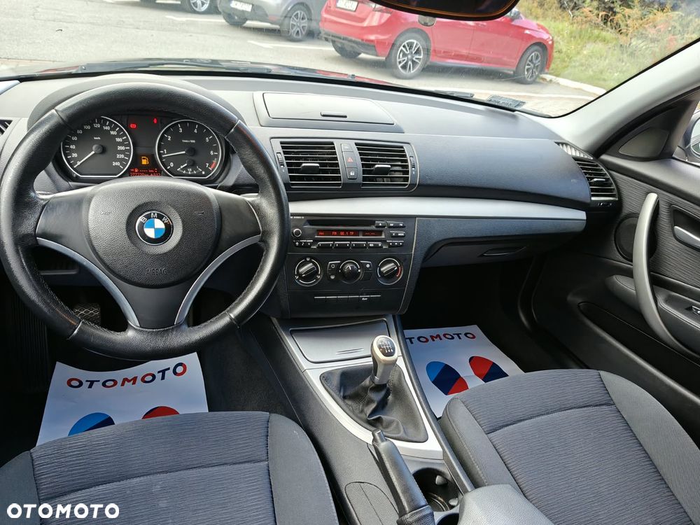 2009 BMW Seria 1 116i Edition Sport, photograph 6