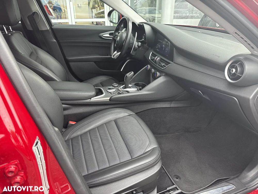 Alfa Romeo Giulia - 21