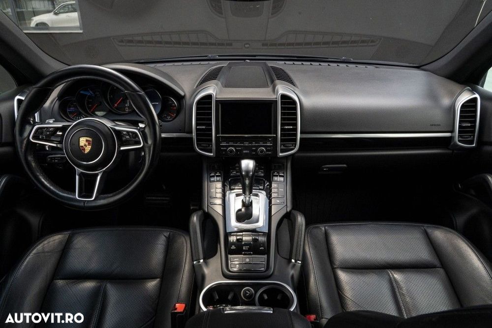 Porsche Cayenne - 5