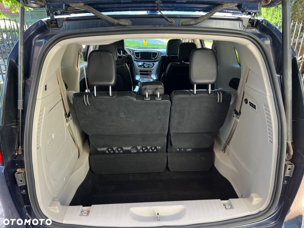 Chrysler Pacifica - 24