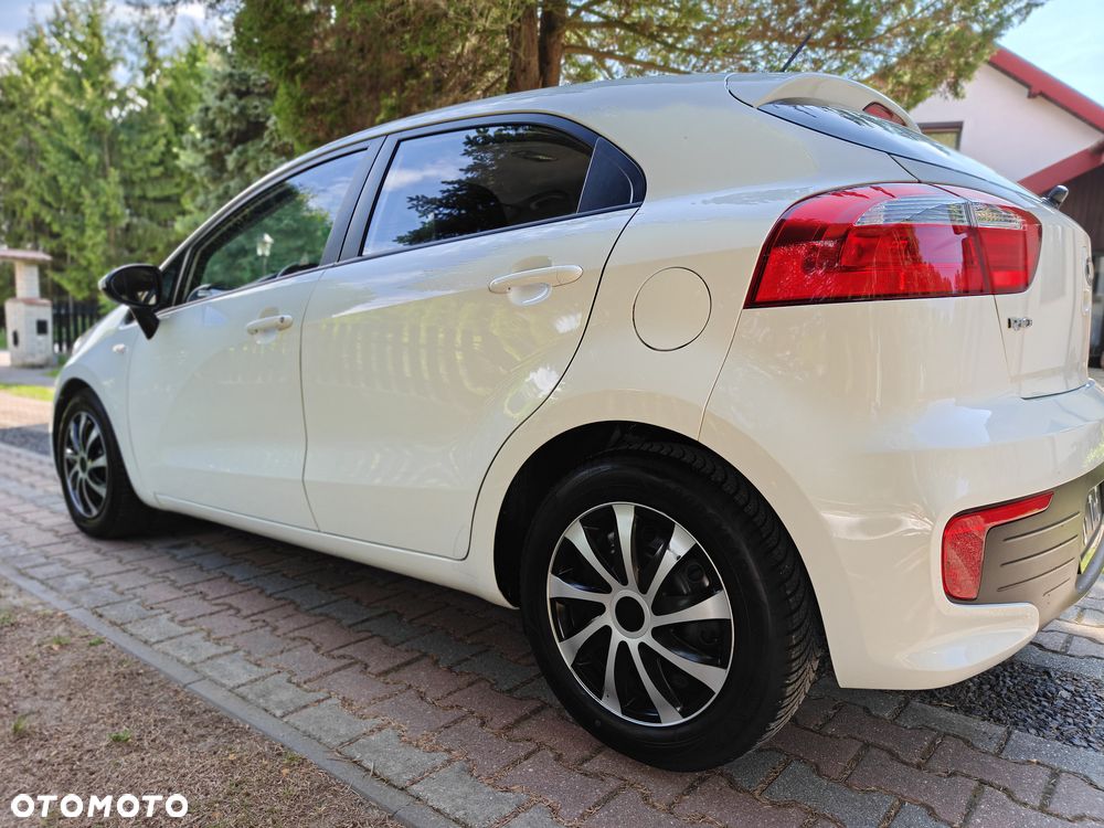 Kia Rio - 10