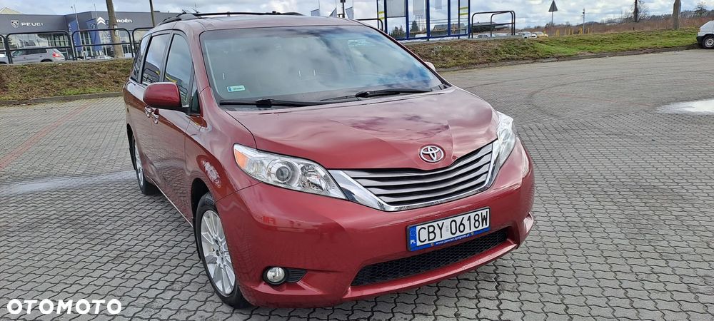 Toyota Sienna 3.5 XLE AWD - 1