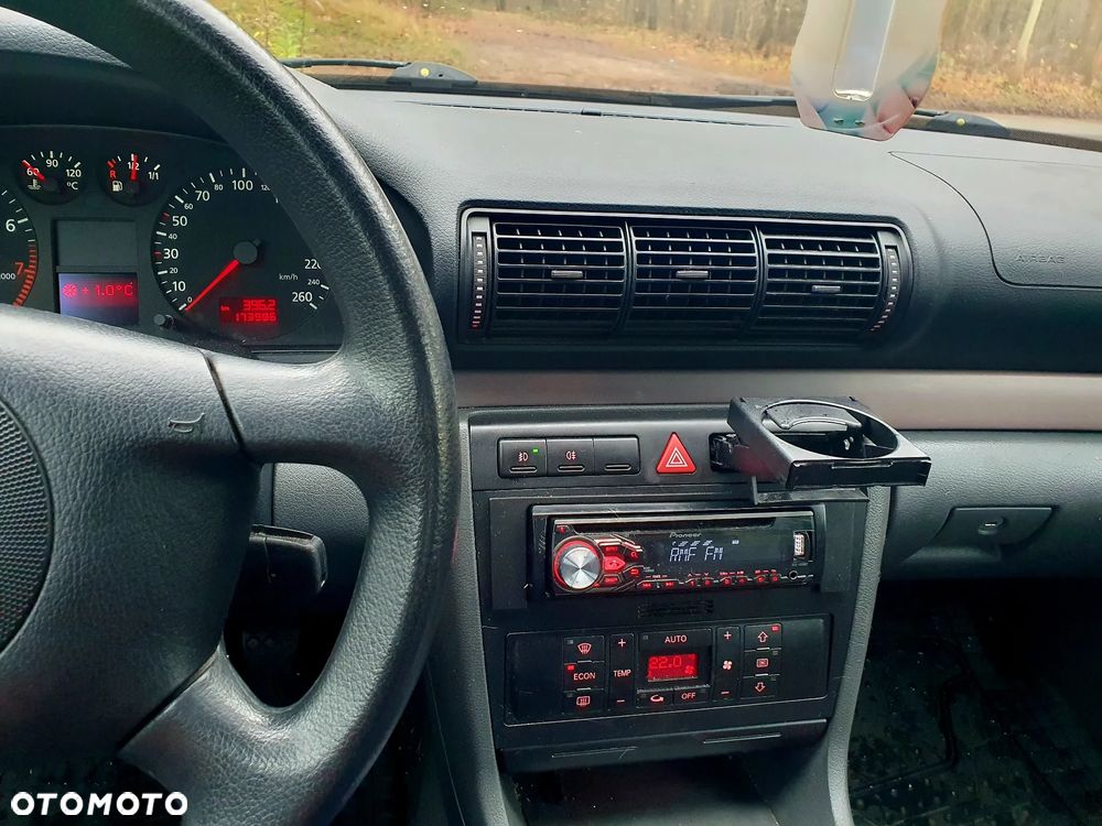 Audi A4 Limousine - 17