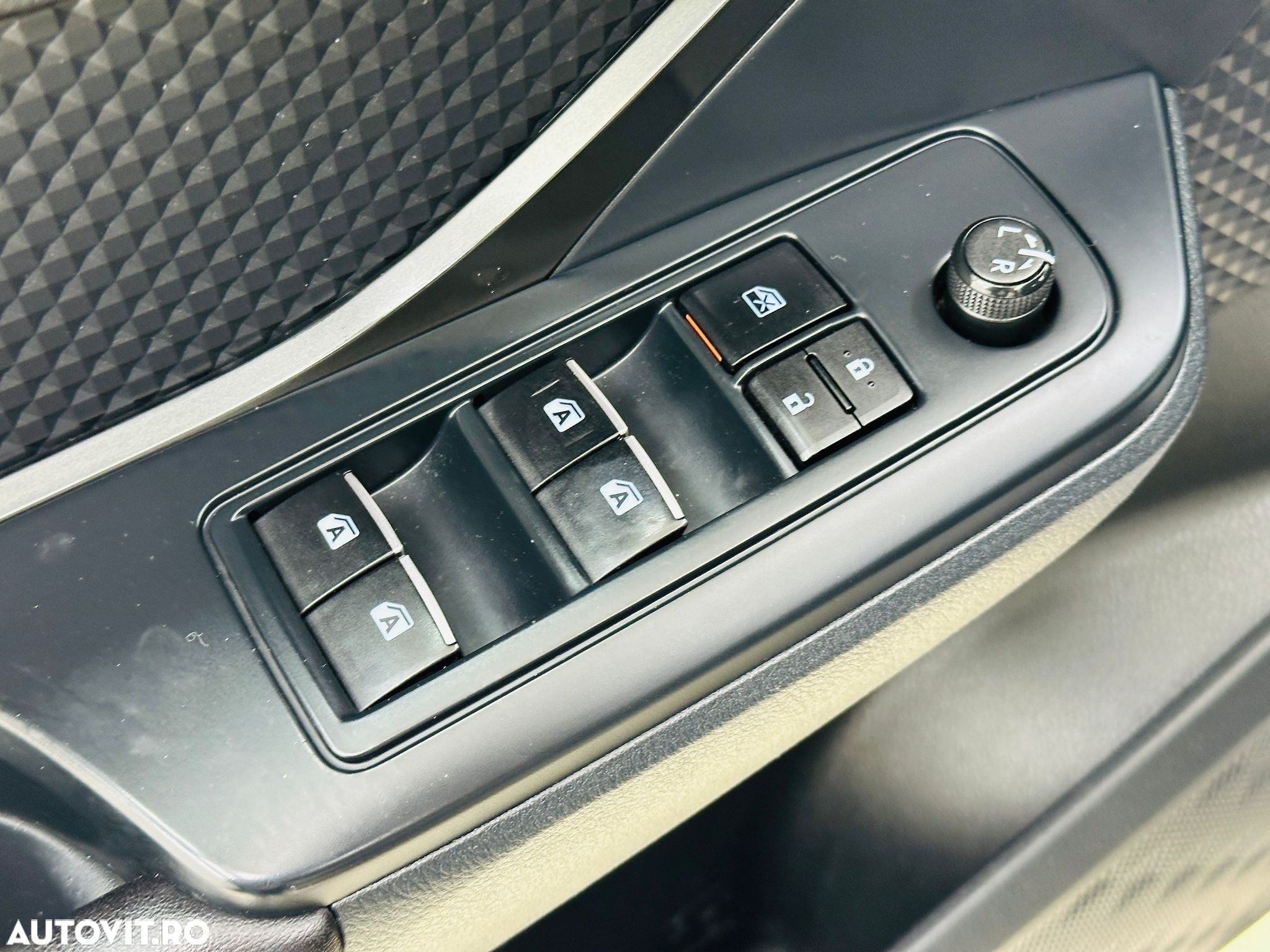 Toyota C-HR - 17
